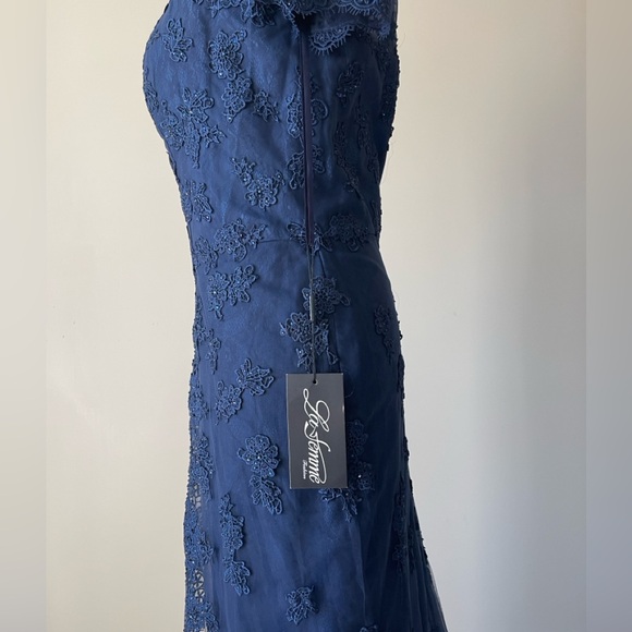 La Femme A-Line Beaded Lace Navy Short Sleeve Gown NWT Size 18 - Picture 8 of 9